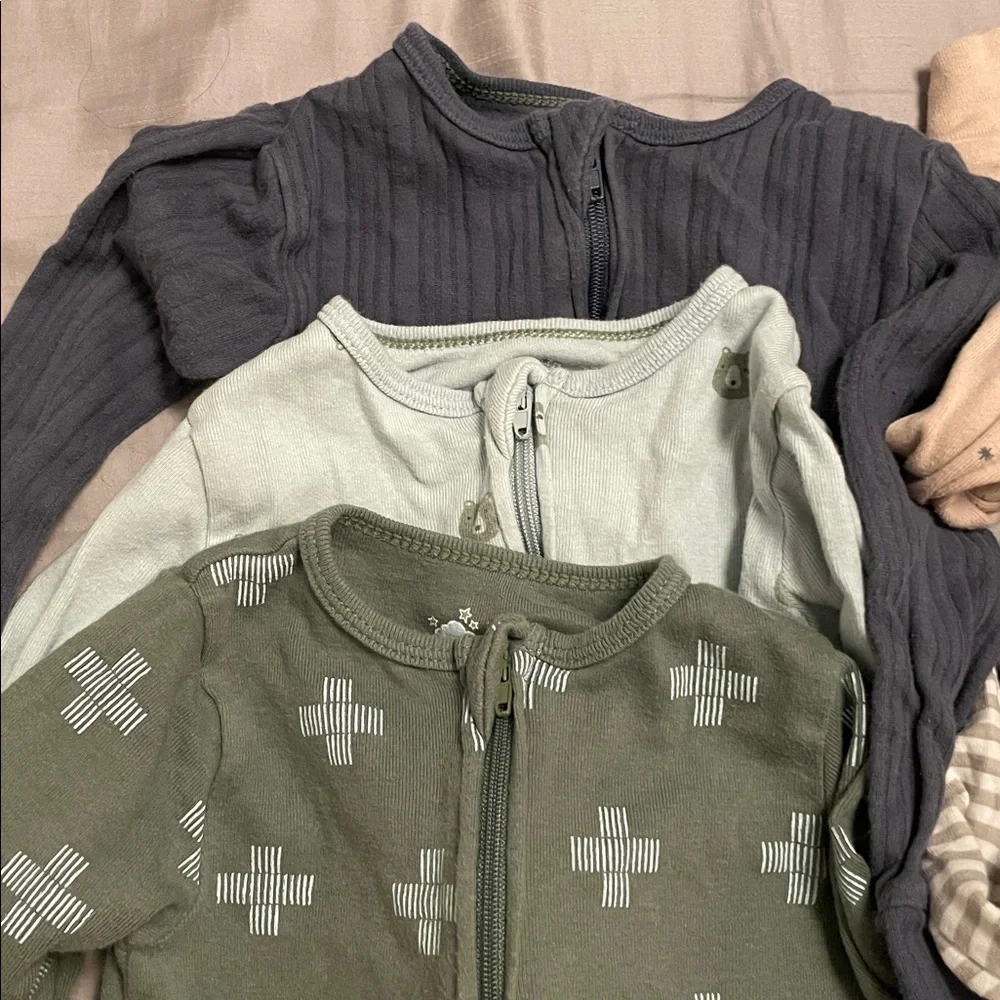 6 cloud Island long sleeves 2 way zipper footed onesies